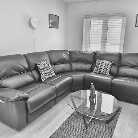 2 Bed City Centre Apt, Free Parking - Albert Clock, Customs House Belfast Exteriör bild
