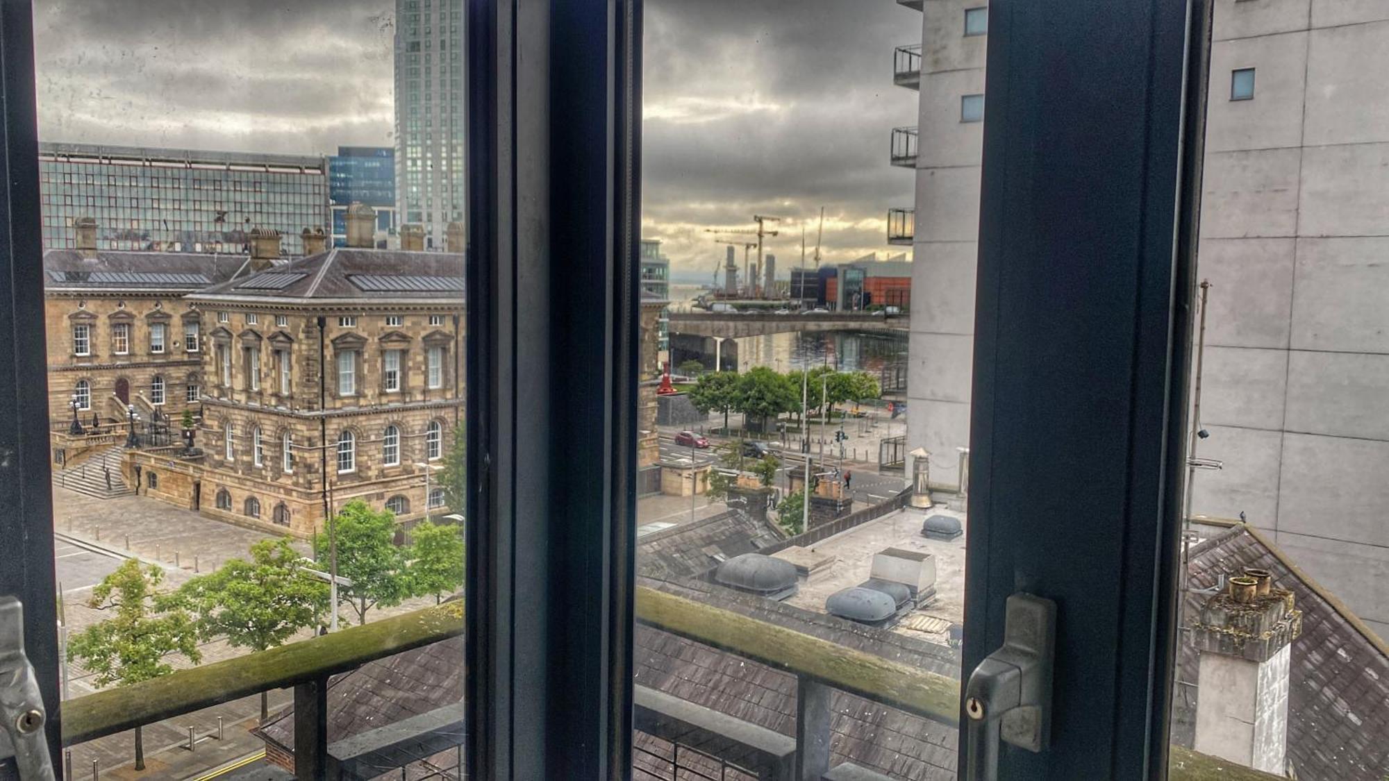 2 Bed City Centre Apt, Free Parking - Albert Clock, Customs House Belfast Exteriör bild